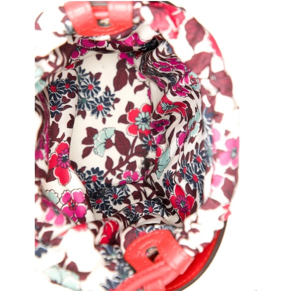 Tory Burch Emerson mini drawstring bucket bag - Picture 7 of 9